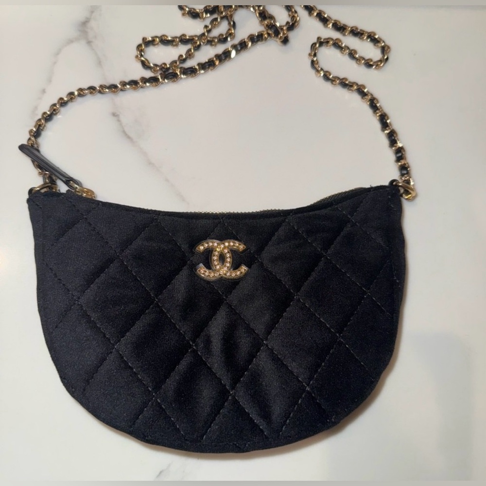 Velvel Crystal CC Half Moon VIP Gift Crossbody Bag Small New